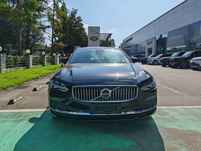 Volvo S90 — Фото автомобиля 2