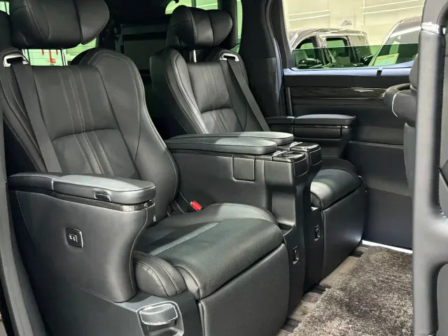 Lexus LM — Фото автомобиля 15