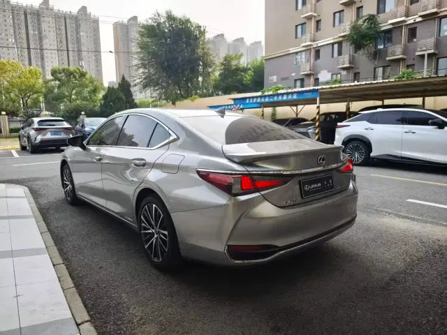 Lexus ES — Фото автомобиля 17