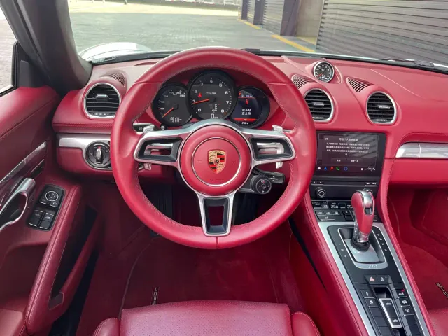 Porsche 718 — Фото автомобиля 14