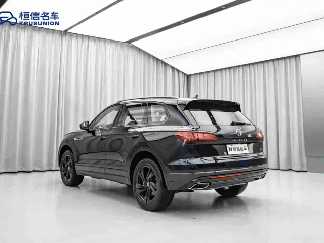 Volkswagen Touareg — Фото автомобиля 7