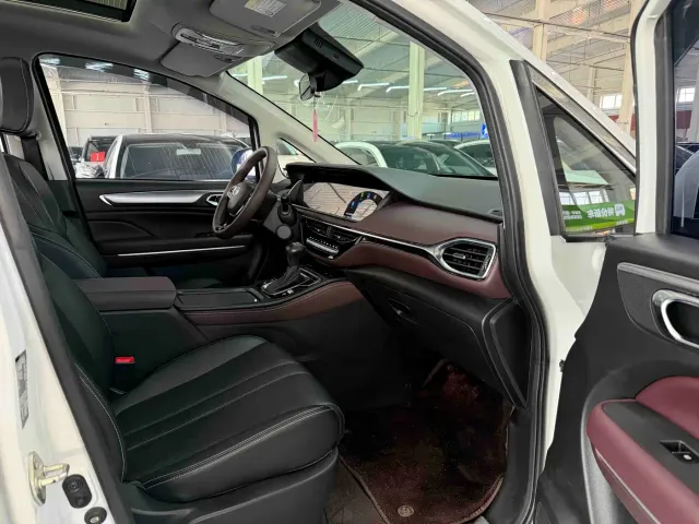 GAC Trumpchi M6 — Фото автомобиля 17