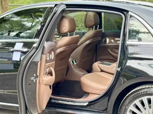 Mercedes-Benz E-Class — Фото автомобиля 6