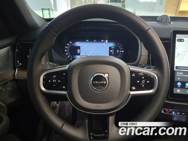 Volvo XC90 — Фото автомобиля 10