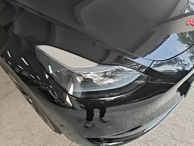 Tesla Model Y — Фото автомобиля 23