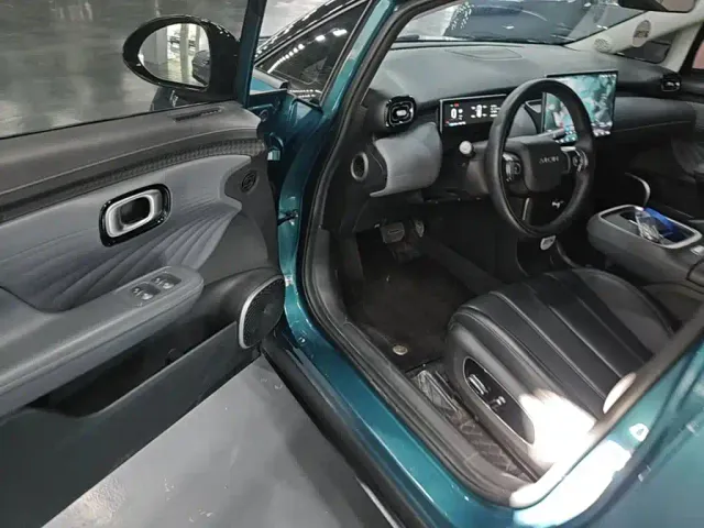 GAC Aion UT — Фото автомобиля 15