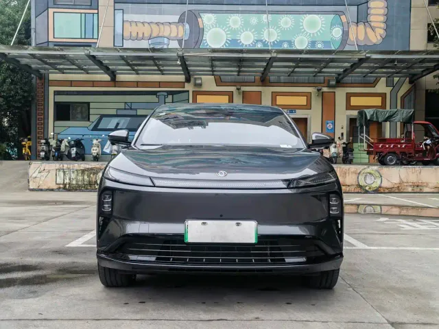 Dongfeng Aeolus L8 — Фото автомобиля 2