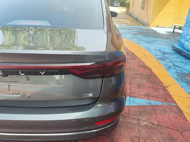 Geely Emgrand — Фото автомобиля 7