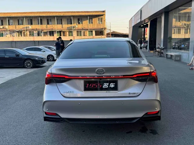 Toyota Avalon — Фото автомобиля 8