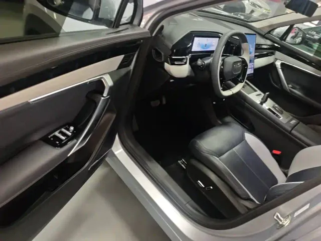 Geely Boyue L — Фото автомобиля 15
