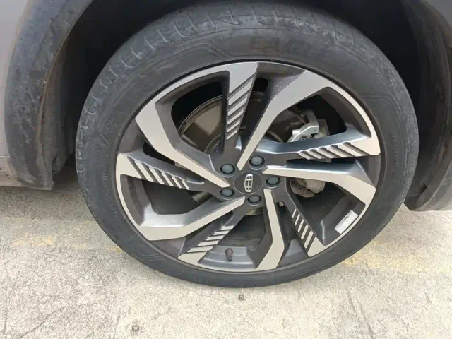 Geely Xingyue L — Фото автомобиля 6