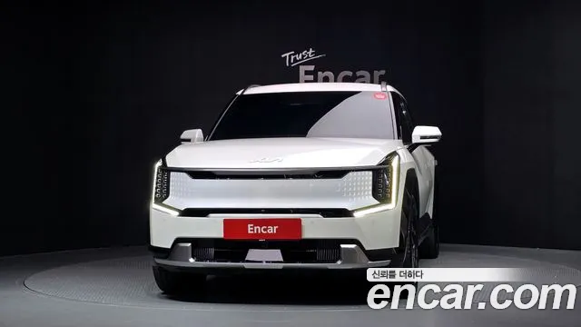 Kia EV9 — Фото автомобиля 3