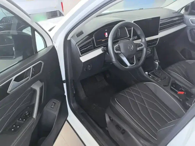 Volkswagen Tiguan L — Фото автомобиля 15