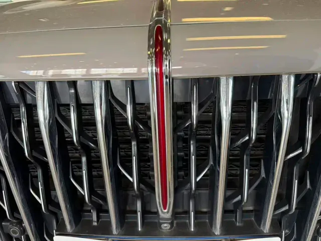 Hongqi HS3 — Фото автомобиля 18