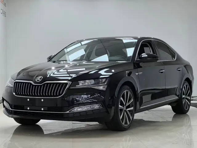 Фотография автомобиля — Skoda Superb