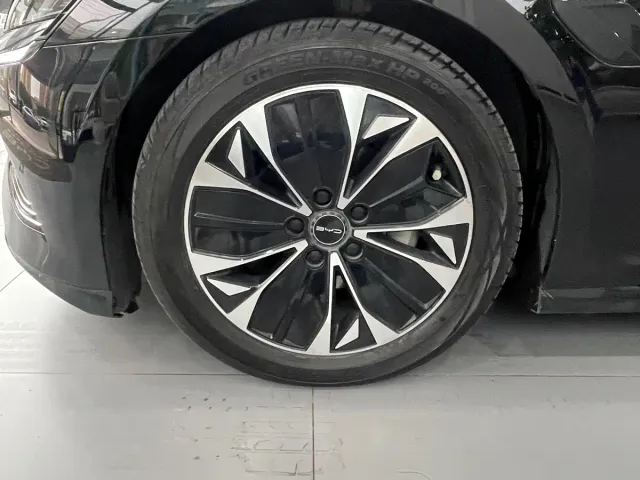 BYD Seal — Фото автомобиля 3