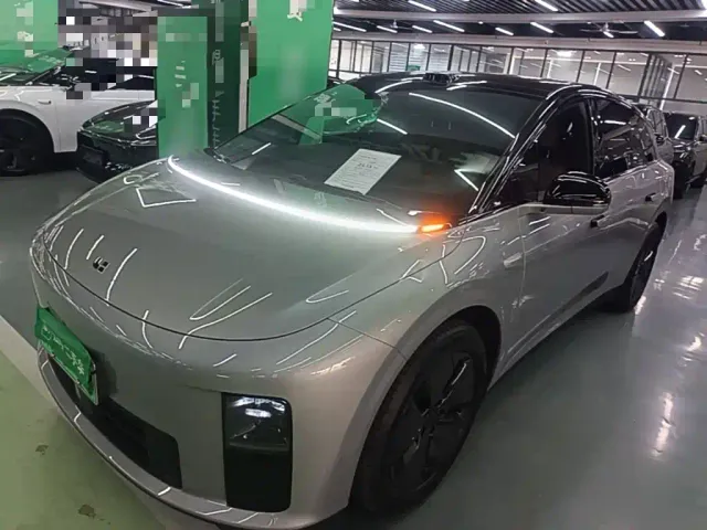 Фотография автомобиля — Li Auto i6