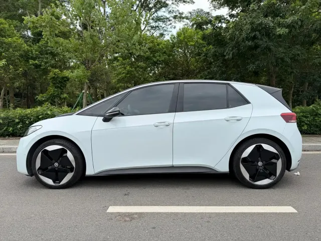 Volkswagen ID.3 — Фото автомобиля 15