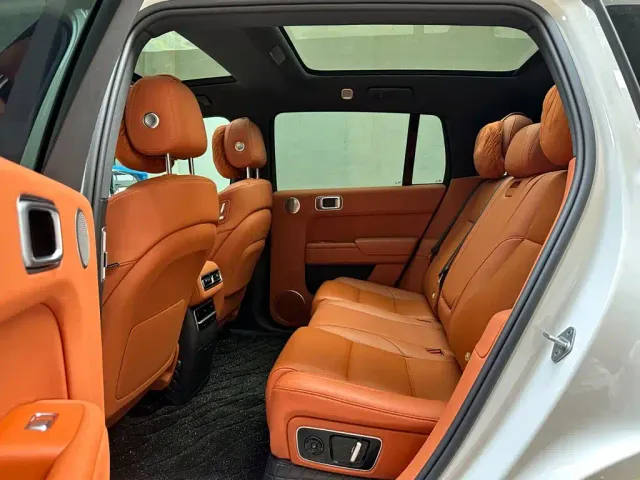 Li Auto L7 — Фото автомобиля 10