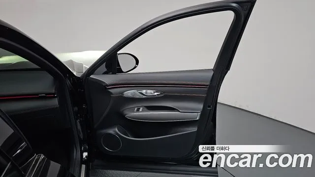 Genesis GV70 — Фото автомобиля 13