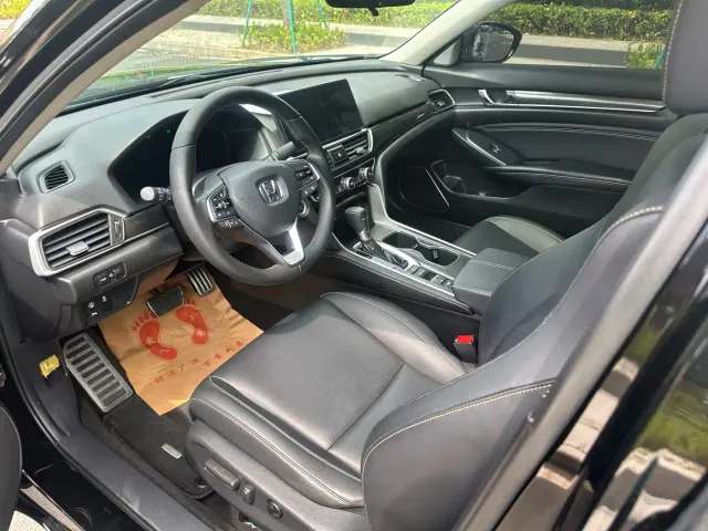 Honda Accord — Фото автомобиля 4