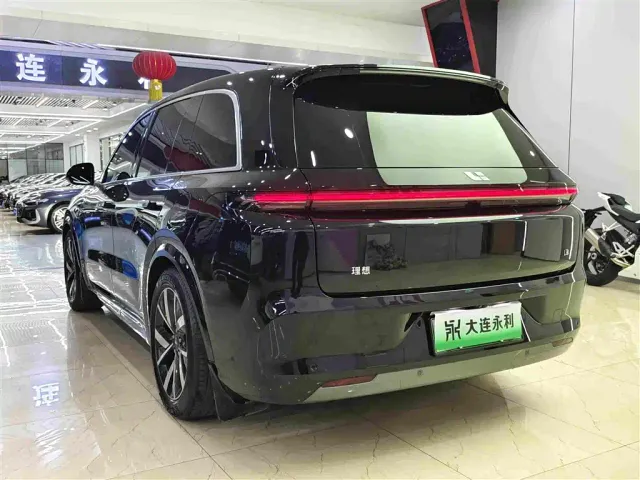 Li Auto L8 — Фото автомобиля 15