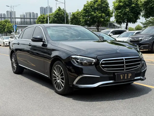 Mercedes-Benz E-Class — Фото автомобиля 3