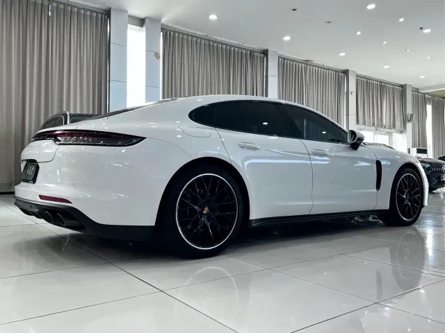 Porsche Panamera — Фото автомобиля 5