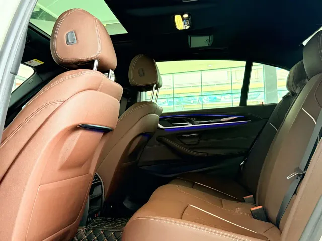 BMW 5 Series — Фото автомобиля 6