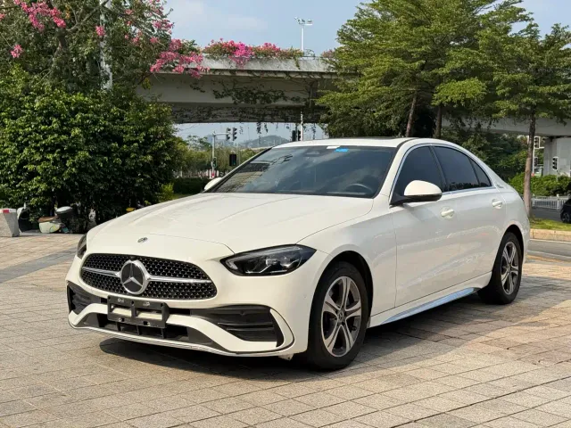 Фотография автомобиля — Mercedes-Benz C-Class