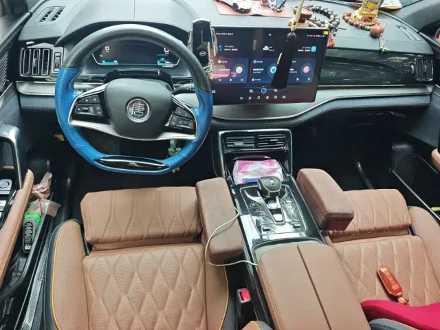 BYD Tang — Фото автомобиля 12