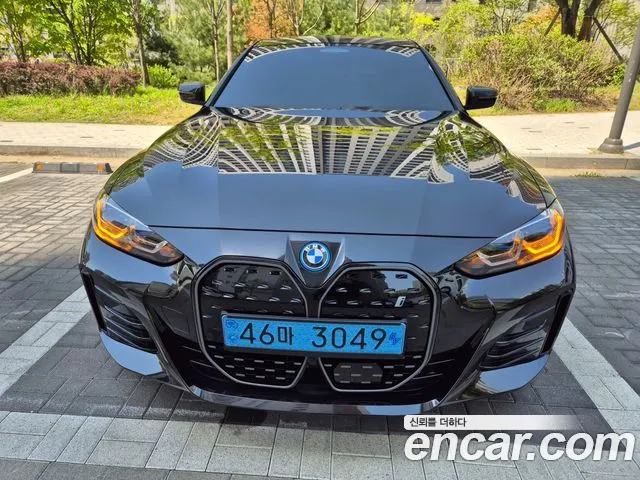Фотография автомобиля — BMW i4
