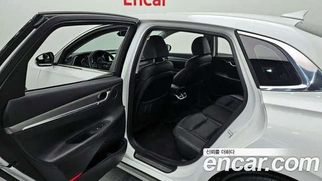 Hyundai Grandeur Новый Grandeur IG — Фото автомобиля 12