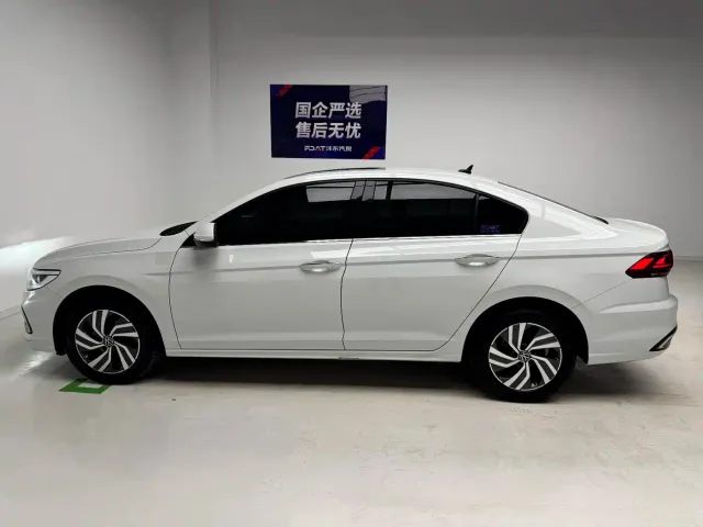 Volkswagen Bora — Фото автомобиля 9