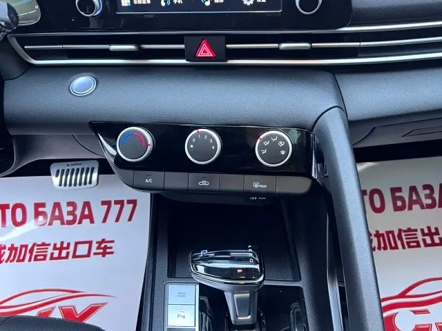 Hyundai Elantra — Фото автомобиля 10