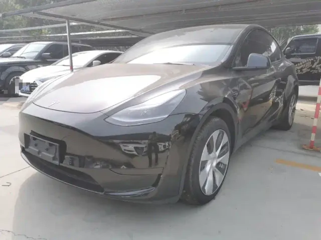 Фотография автомобиля — Tesla Model Y