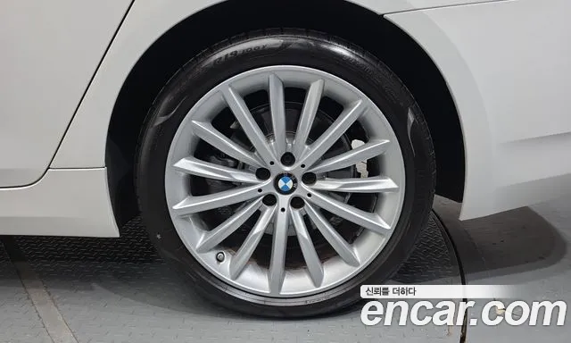 BMW 5 Series G30 — Фото автомобиля 6