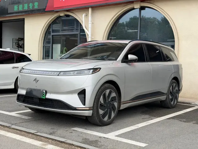 Фотография автомобиля — Dongfeng eπ 008