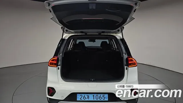 Kia Niro — Фото автомобиля 26