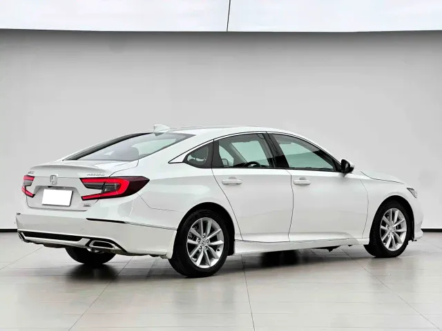 Honda Accord — Фото автомобиля 5