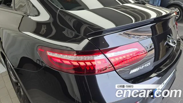Mercedes-Benz E-Class — Фото автомобиля 16