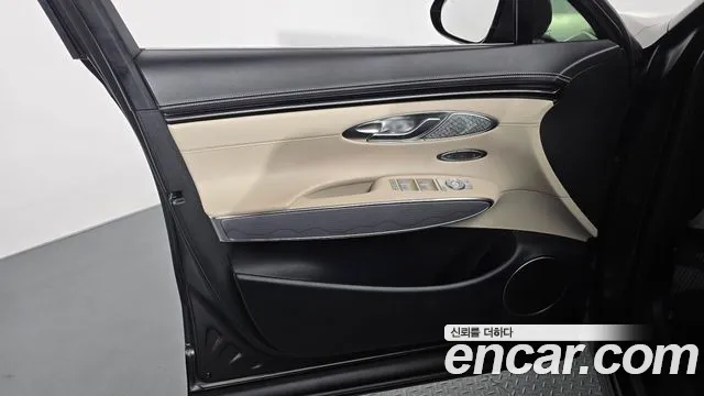 Genesis GV70 — Фото автомобиля 13
