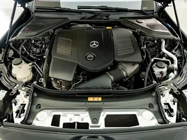 Mercedes-Benz E-Class — Фото автомобиля 24