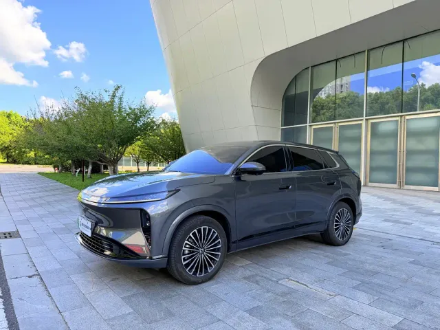 Фотография автомобиля — Dongfeng Aeolus L8
