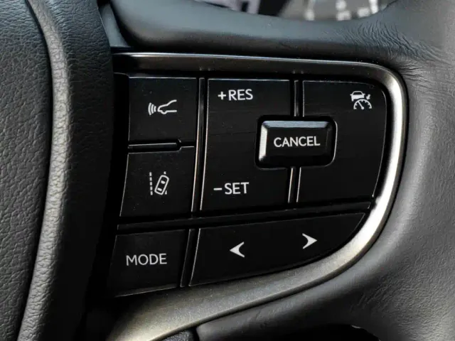 Lexus ES — Фото автомобиля 18