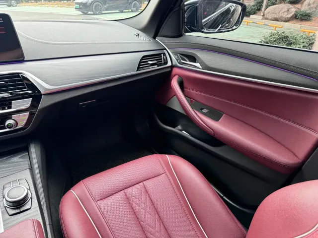 BMW BMW 5 Series 2022 Facelift 530Li Leading M Sport Package — Фото автомобиля 8