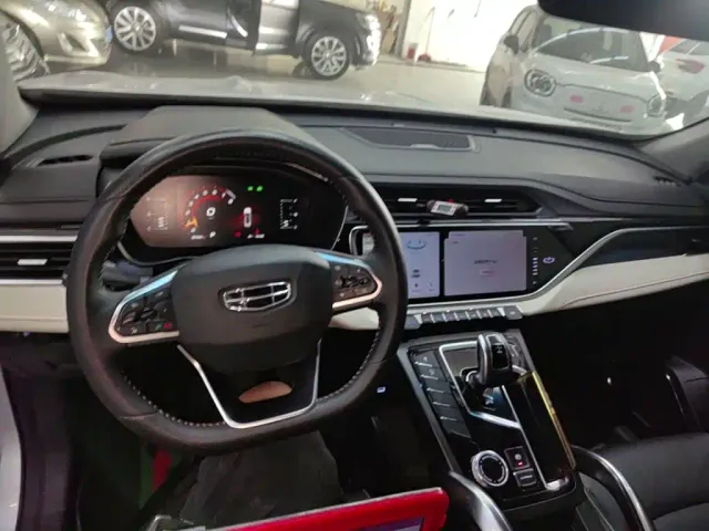 Geely Boyue — Фото автомобиля 9