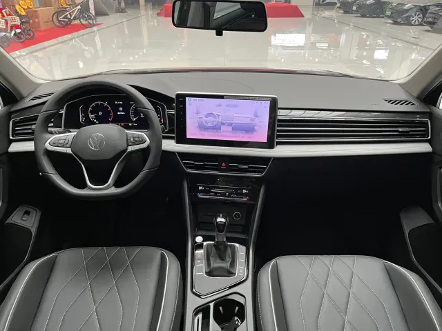 Volkswagen Tiguan L — Фото автомобиля 4