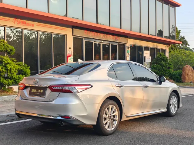 Toyota Camry — Фото автомобиля 4