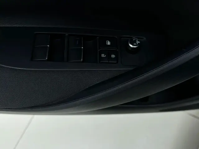 Toyota Corolla — Фото автомобиля 16